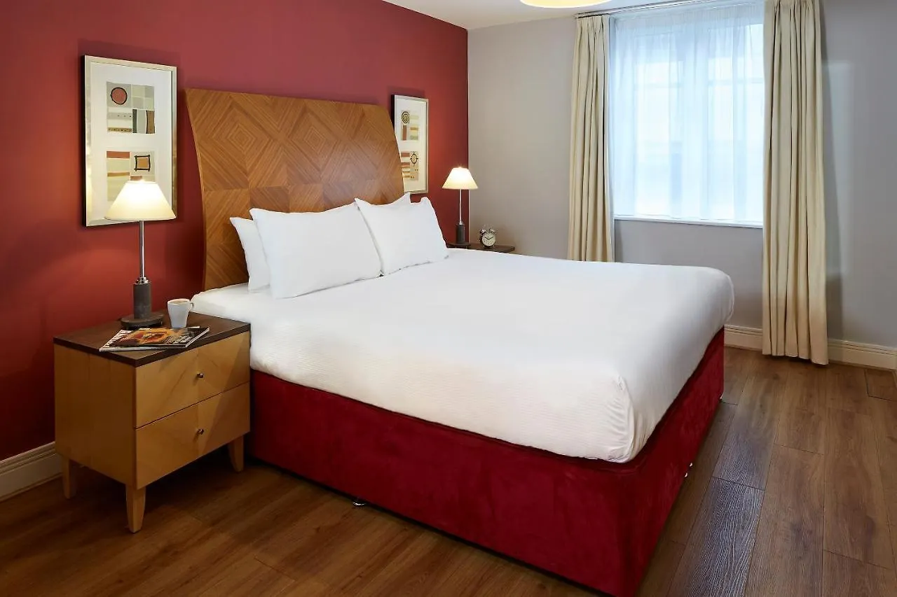 Marlin Apartments London City - Queen Street Aparthotel